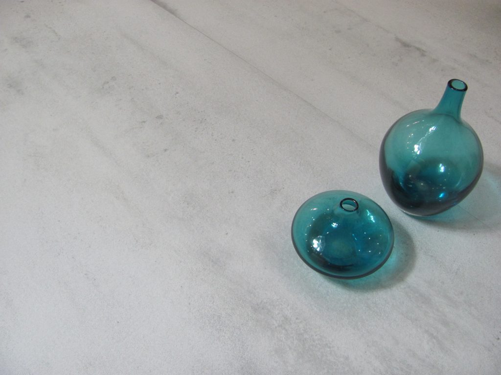 contract-white-dzbanki-2