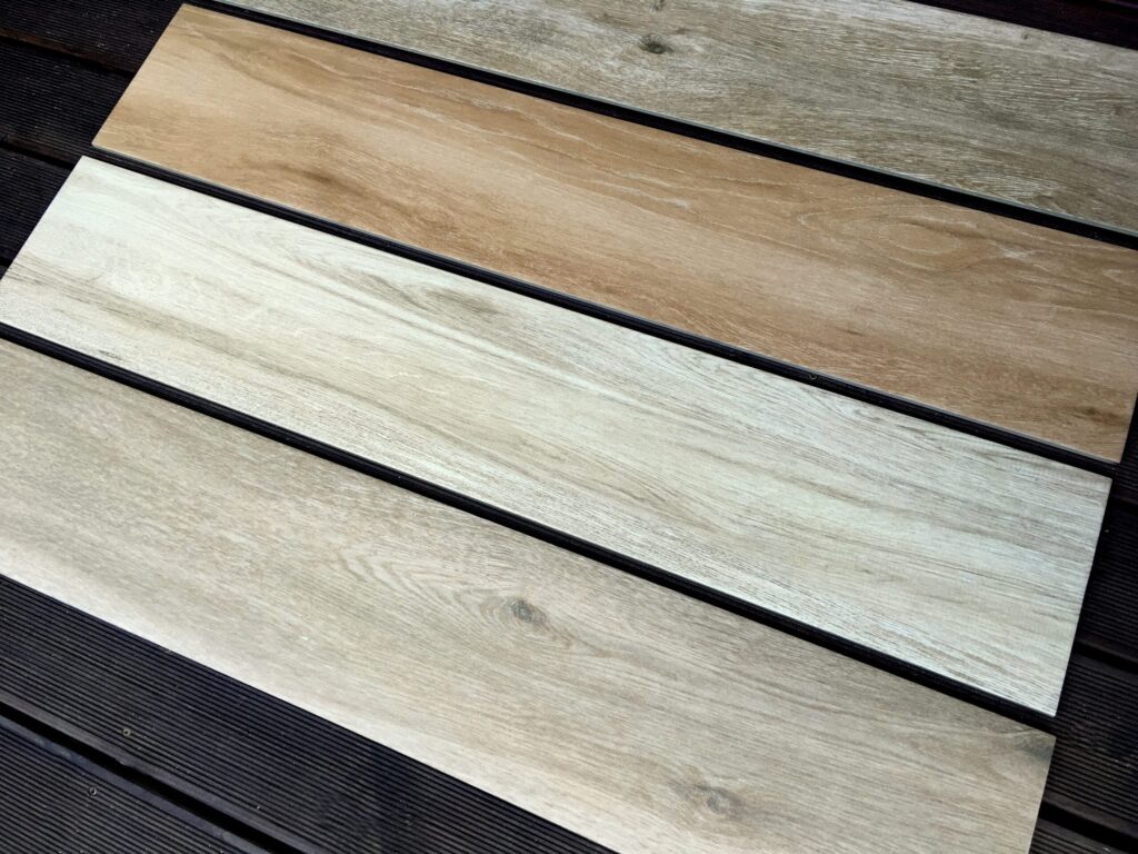 PŁYTKI DREWNOPODOBNE 120x20 JASNE