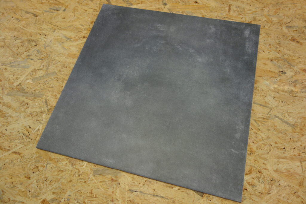 gres imitujący ciemny beton 60x60