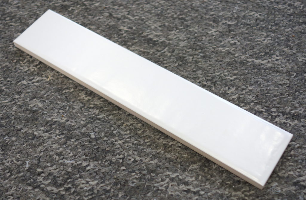 płytki białe cegiełka jodełka mat