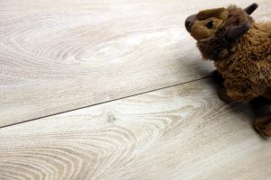 PŁYTKI DREWNOPODOBNE ORZECH