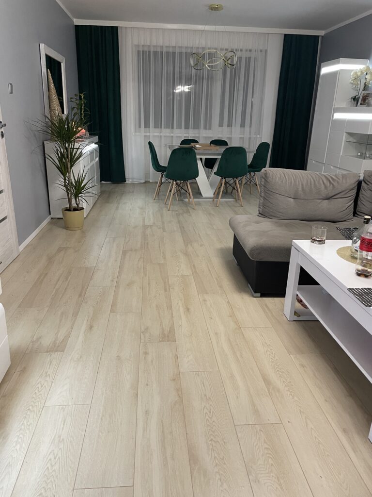 Image #1 from Renata