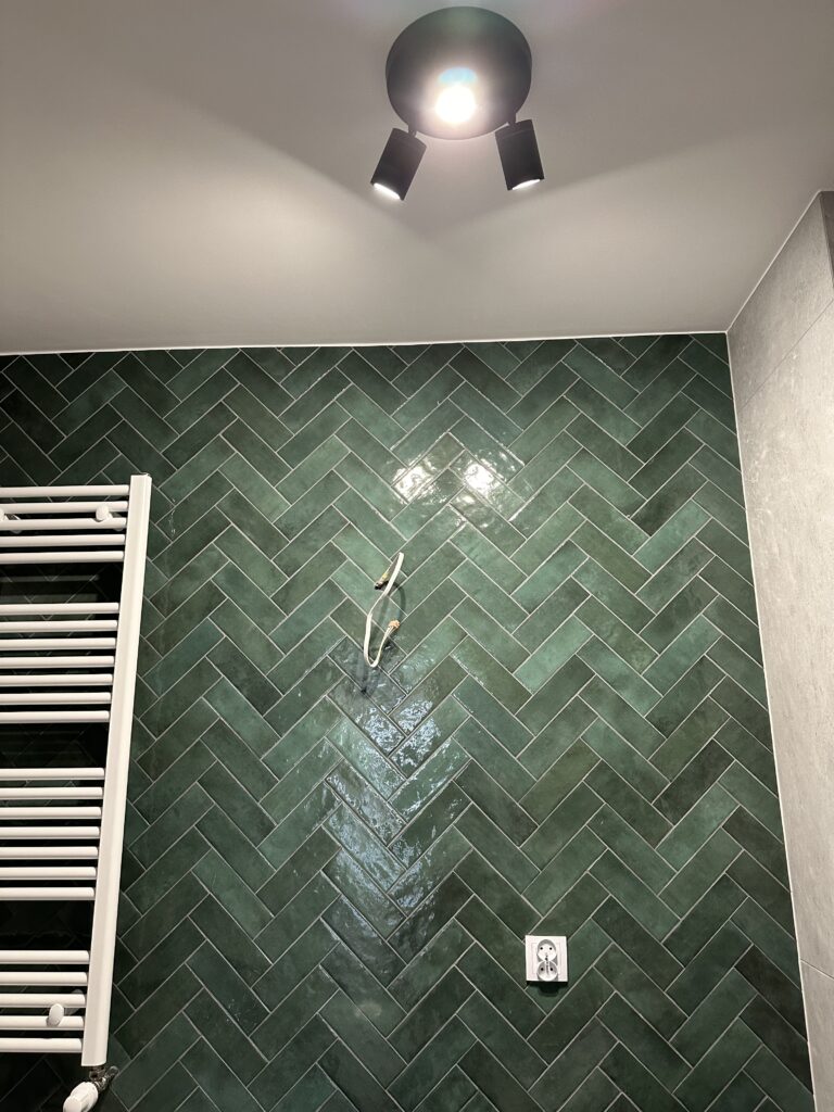 Image #1 from Angelika